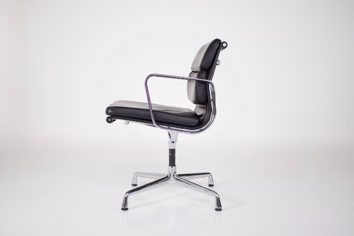 Charles Eames Soft Pad Swivel Armchair-photo-2