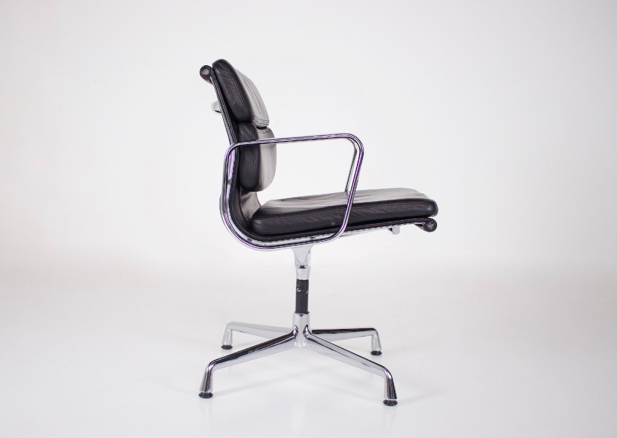 Charles Eames Soft Pad Swivel Armchair-photo-4