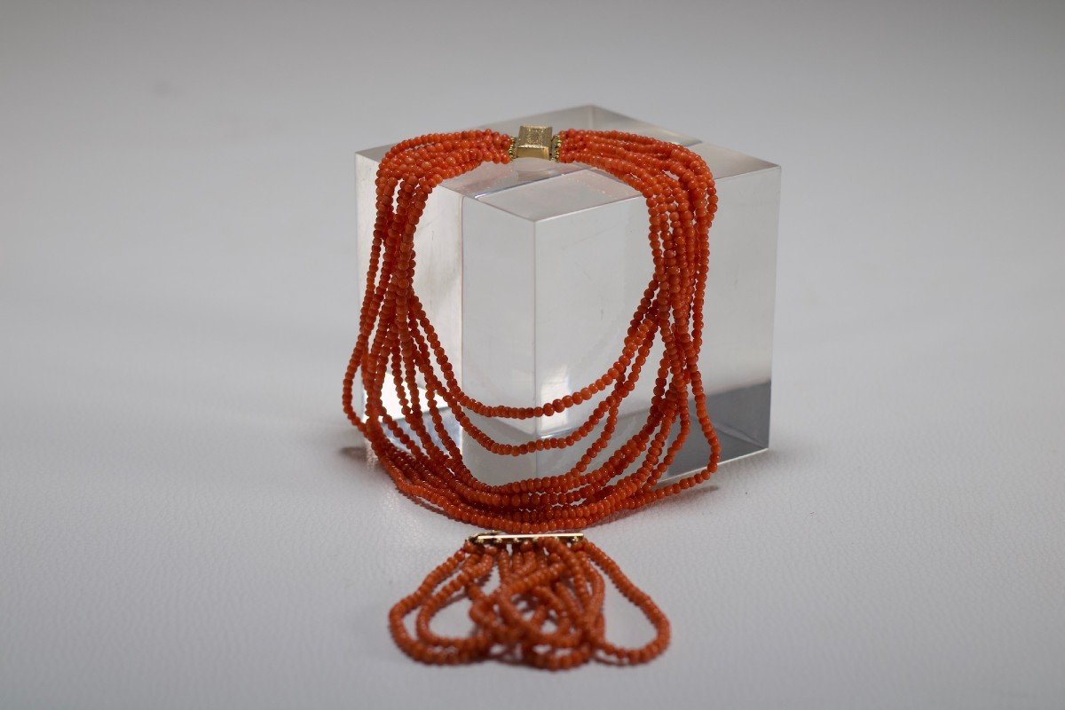 Collier Ras De Cou Et Son Bracelet En Corail Et Or Jaune