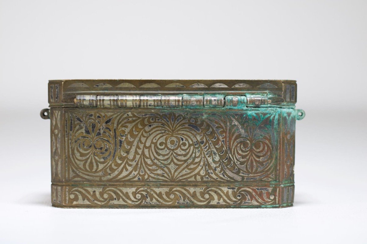 Betel Nut And Lime Box, Mindanao.-photo-1