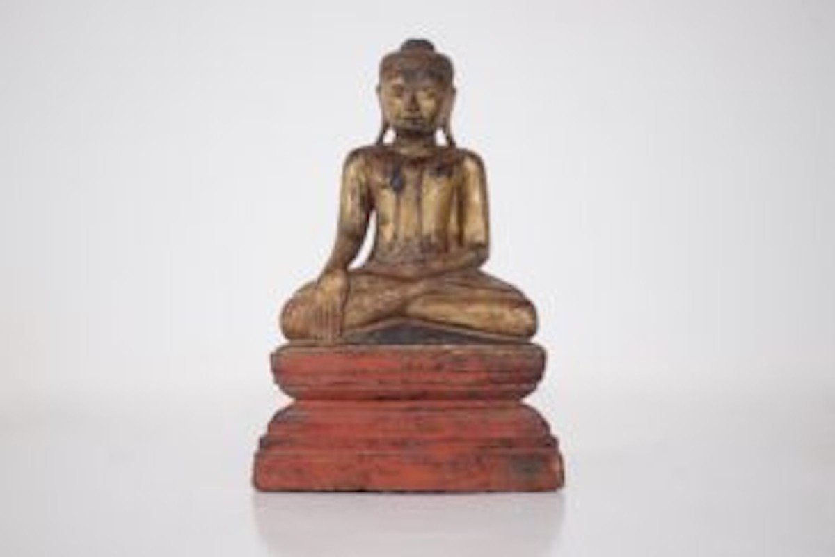 Statue de Bouddha en bois doré, Birmanie.