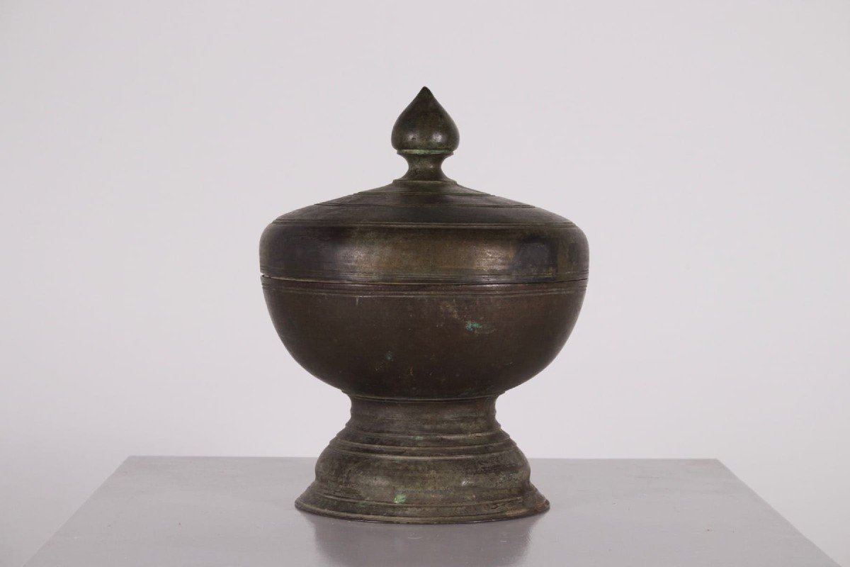 Antique bol à couvercle en bronze, Biramanie.-photo-2