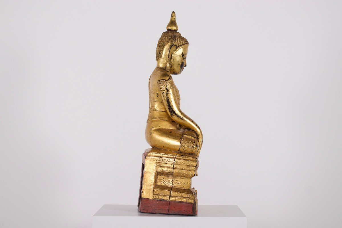 Statue de Bouddha Birman en bois doré, 19 ème siècle.-photo-3