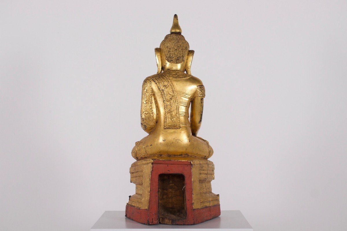 Statue de Bouddha Birman en bois doré, 19 ème siècle.-photo-1
