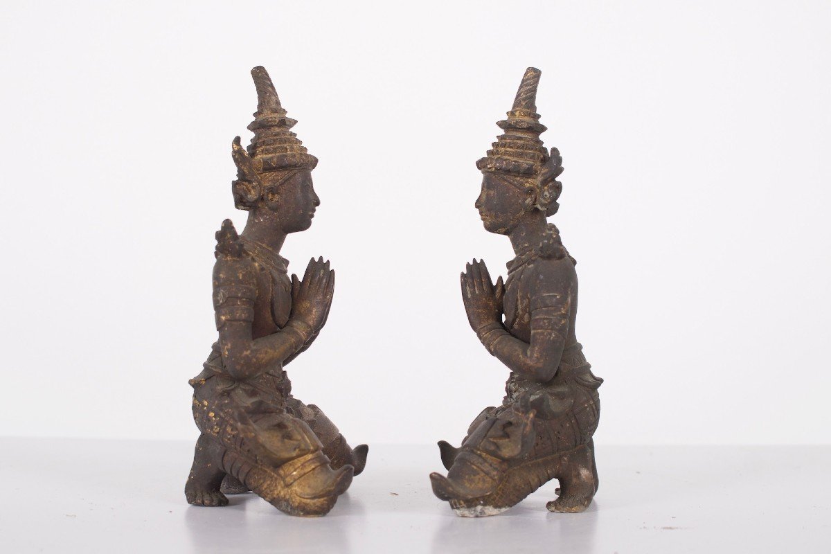 Deux  gardiens Thepphanom en bronze doré, Thaïlande.