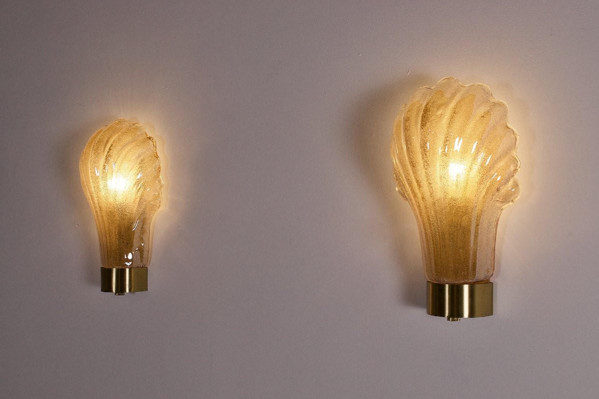 Deux appliques modèle « Coquillage » en verre de Murano.