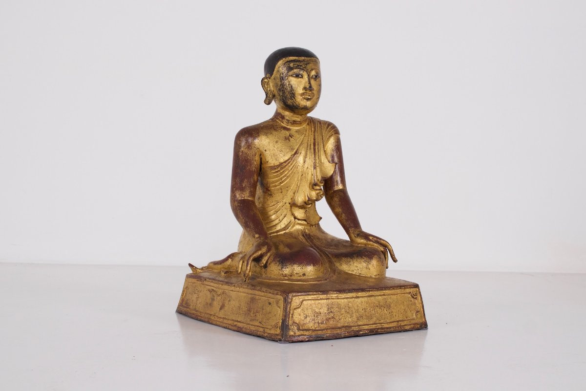 Burmese Worshipping Monk In Gilt Bronze-photo-2