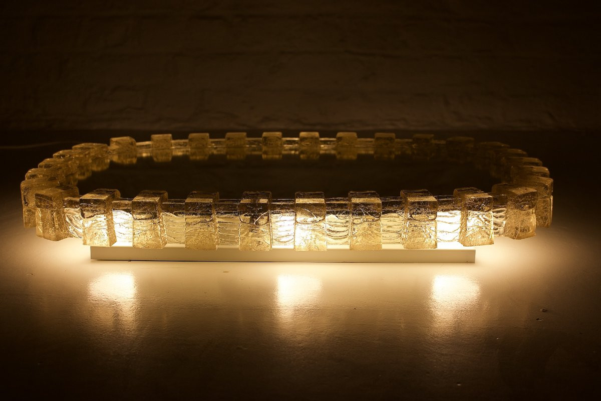 Illuminated Mirror In Amber Acrylic.-photo-5