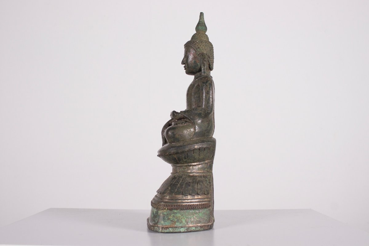 Statue de Bouddha en bronze, Laos, 18 ème siècle.-photo-2