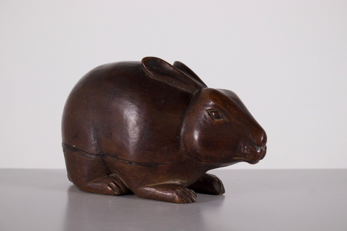 Petite sculpture en bois représentant un lapin, Japon.-photo-3