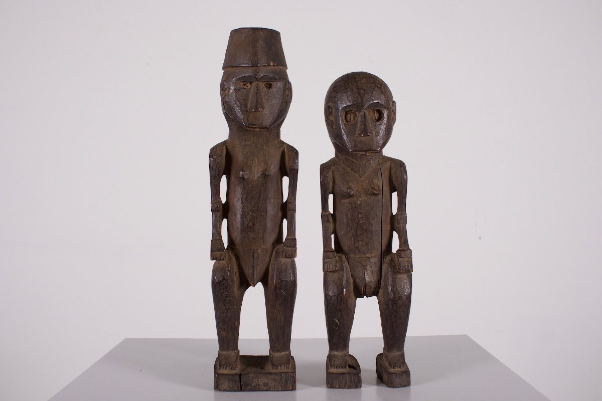 Sculptures antiques figurant un couple, Timor Oriental.  -photo-2