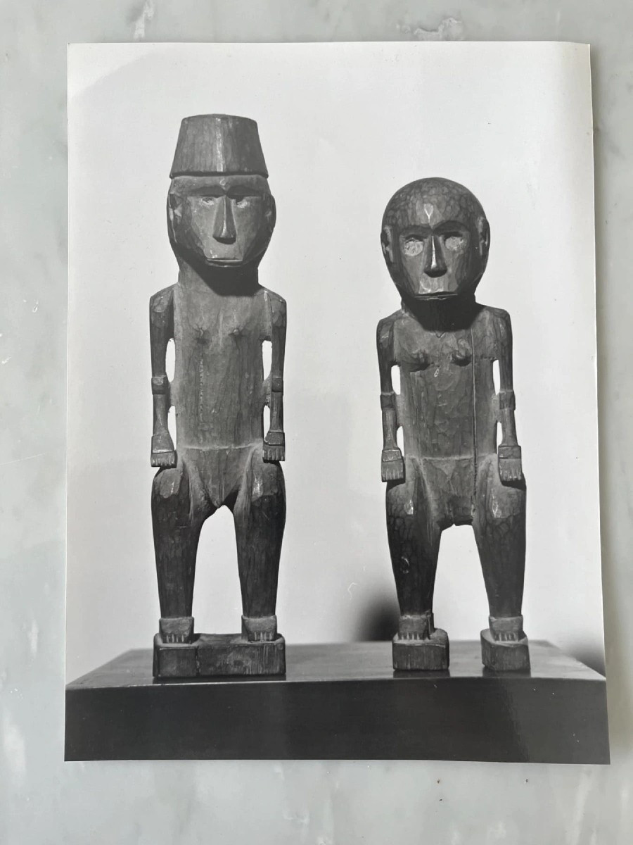 Sculptures antiques figurant un couple, Timor Oriental.  -photo-1