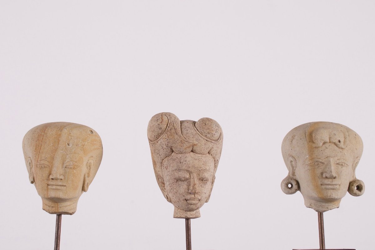 Sculpture de tête de femme en tuf, Sumatra 13/15 ème siècle.-photo-2