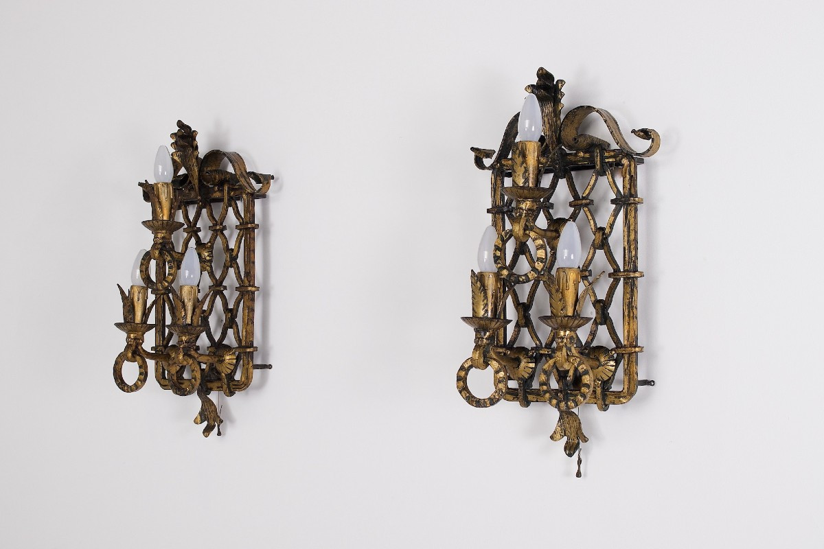 Grande Paire d’Appliques Néo-Baroques en Fer Forgé Doré.