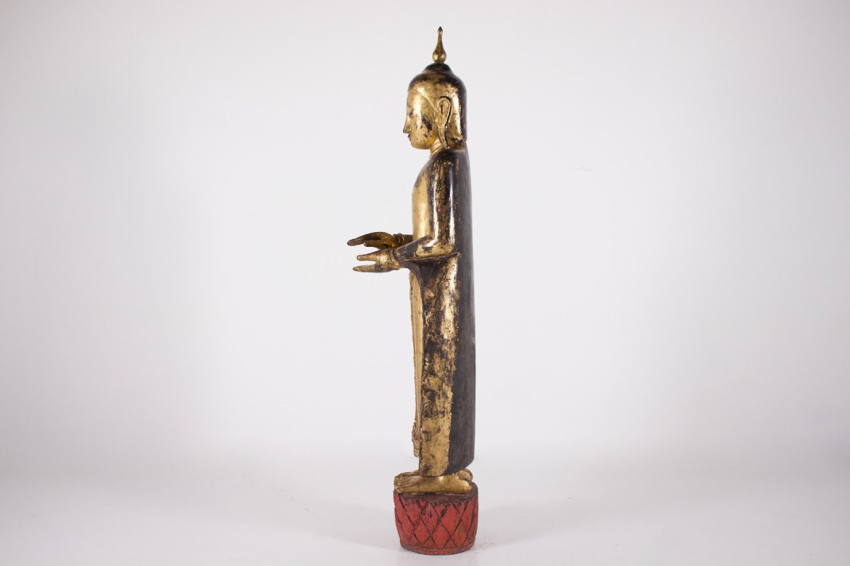 Imposante sculpture d'un Bouddha debout, Birmanie, bois doré.-photo-2