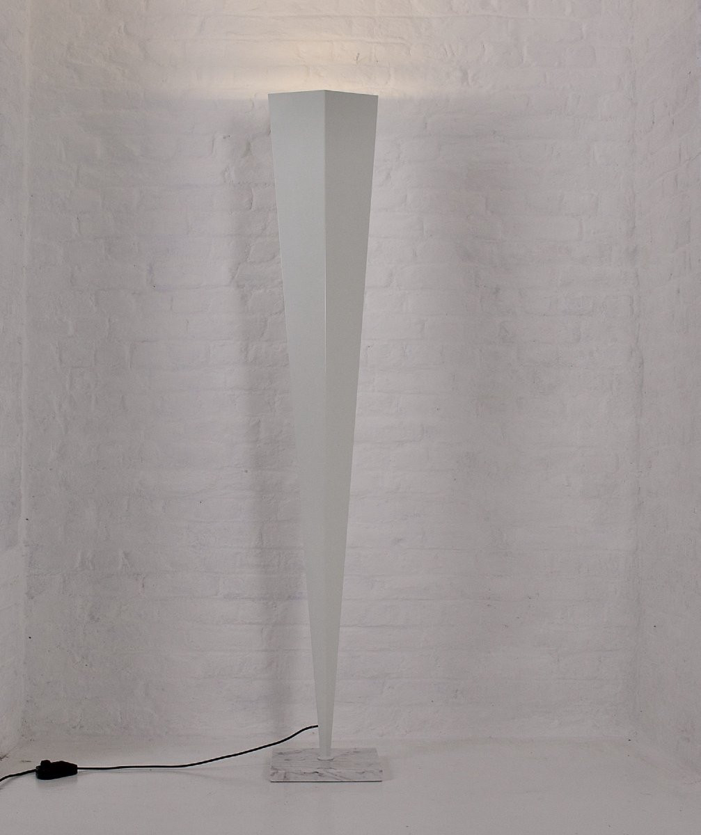 Lampe sur pied polytope tridimensionnel, années 80.