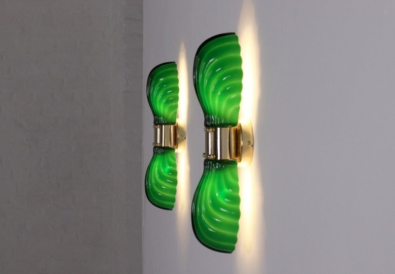  Deux  appliques « Coquille » en verre et laiton , Italie, années 70.