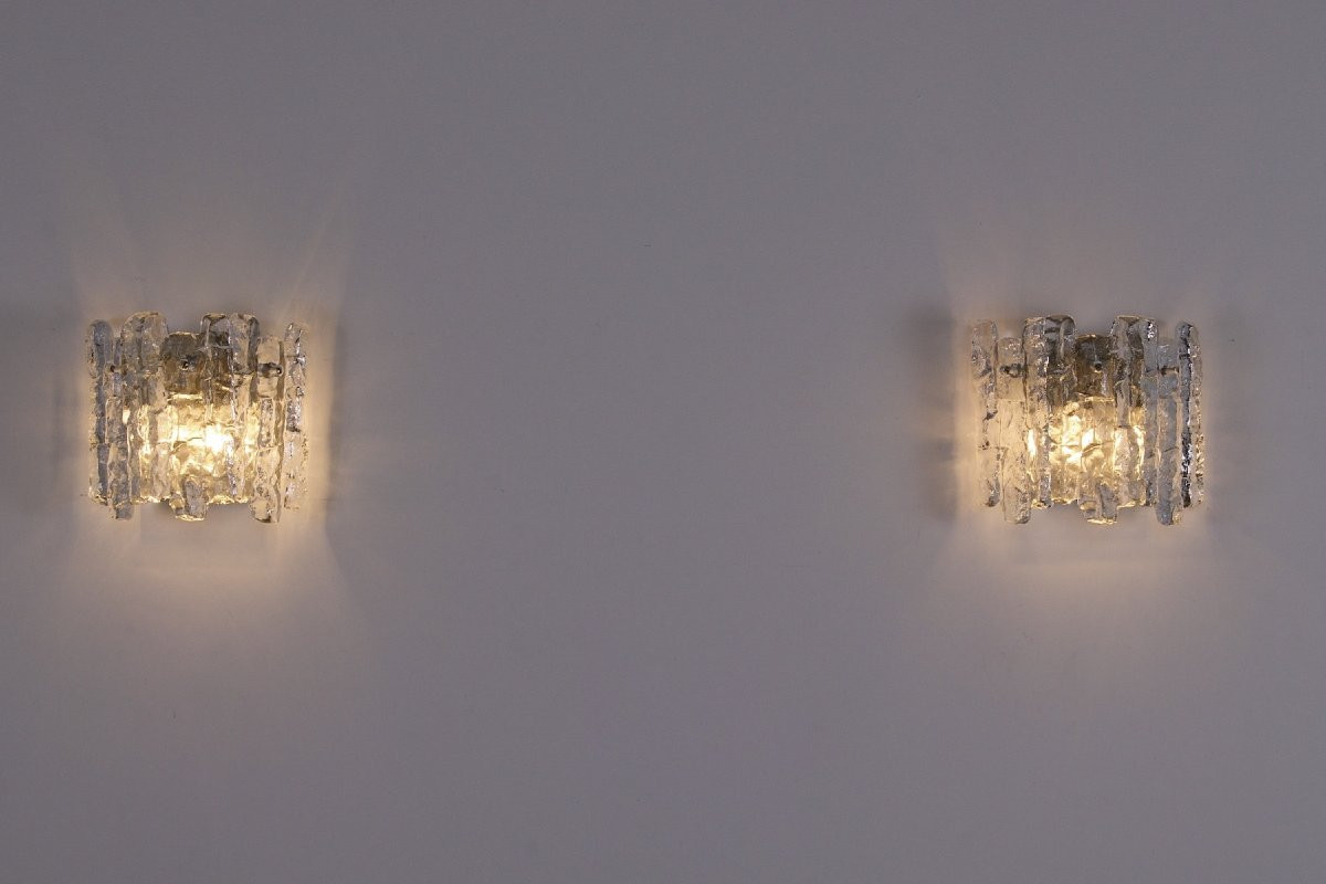 Ensemble de deux appliques en verre épais sculpté, années 70.-photo-3