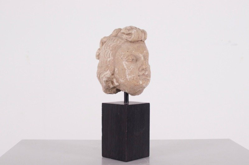 Sculpture en stuc représentant un intendant, Gandhara.-photo-1