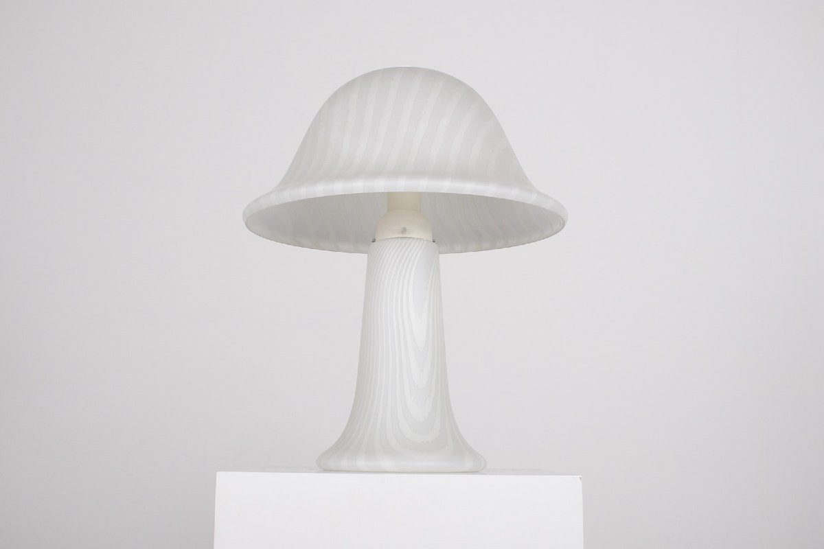 Imposante  Lampe modèle " Champignon" en verre opalin, années 70.-photo-2