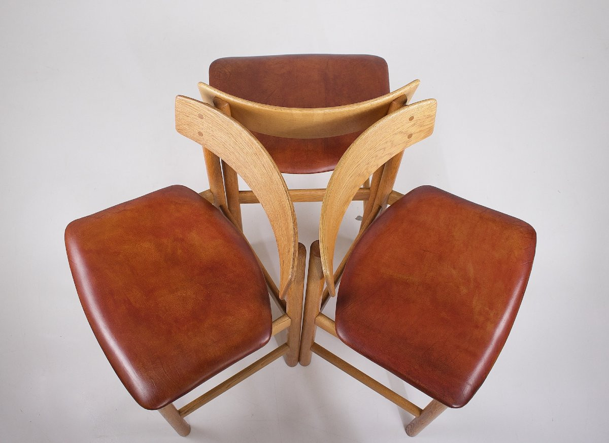  Ensemble de  trois chaises modèle "236" en chêne et cuir , Børge Mogensen.-photo-1