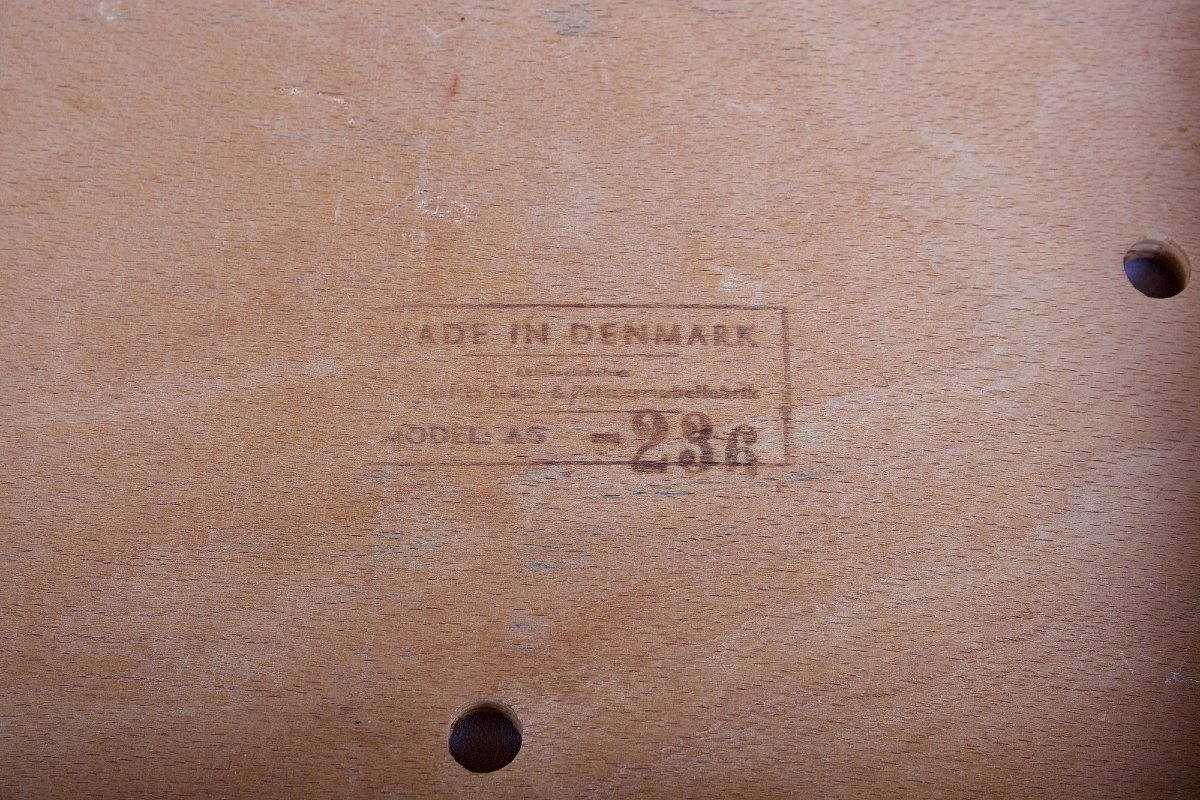  Ensemble de  trois chaises modèle "236" en chêne et cuir , Børge Mogensen.-photo-3