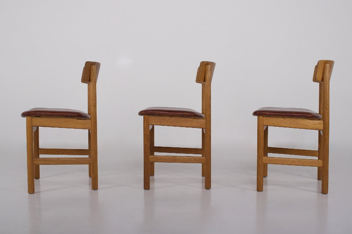  Ensemble de  trois chaises modèle "236" en chêne et cuir , Børge Mogensen.