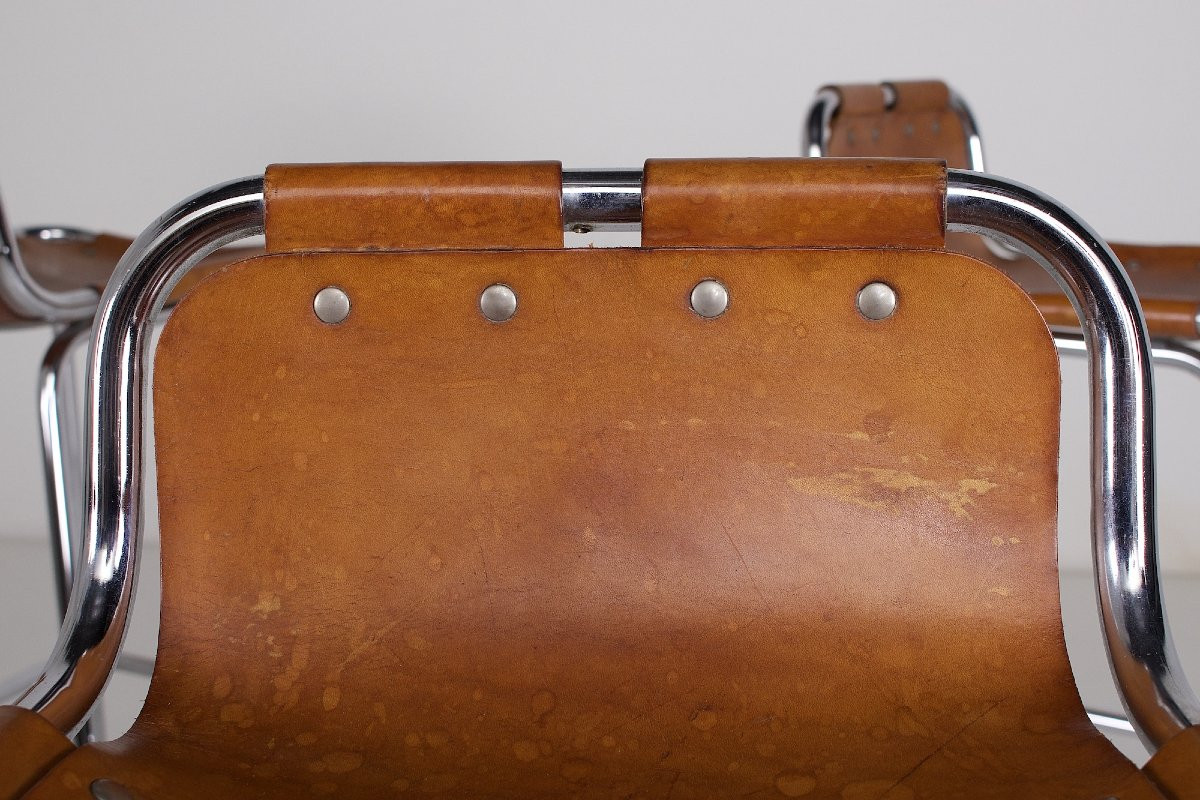 Tabourets en cuir sélection Charlotte Perriand pour Les Arcs-photo-1