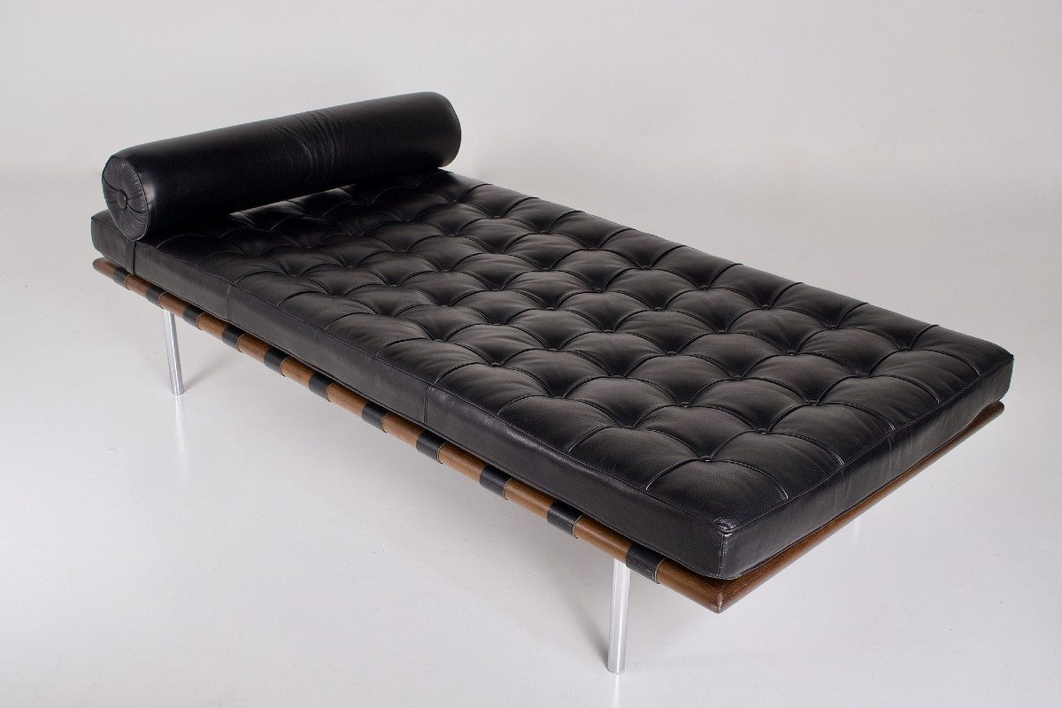 Barcelona Daybed In Black Leather Mies Van Der Rohe For Knoll