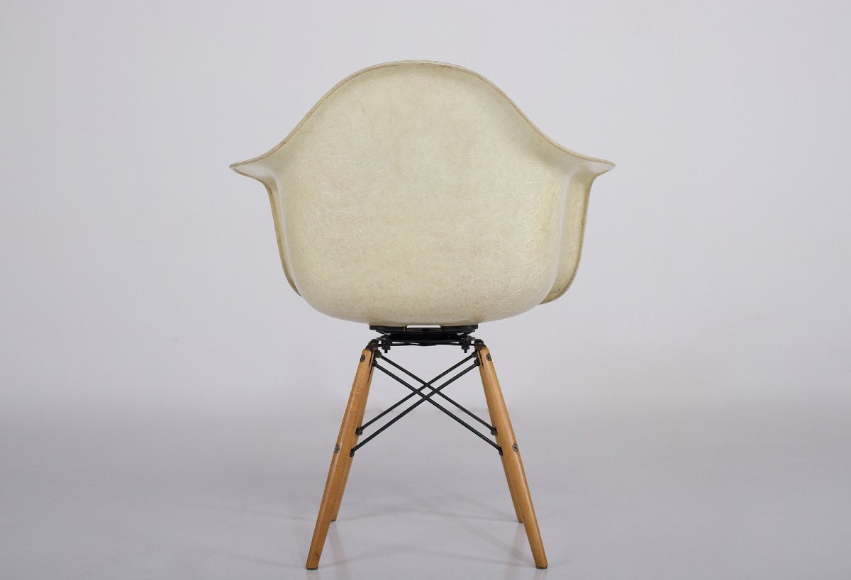 Chaise, Charles Eames modèle "PAW" pour  Herman Miller et Zenith Plastics.-photo-4