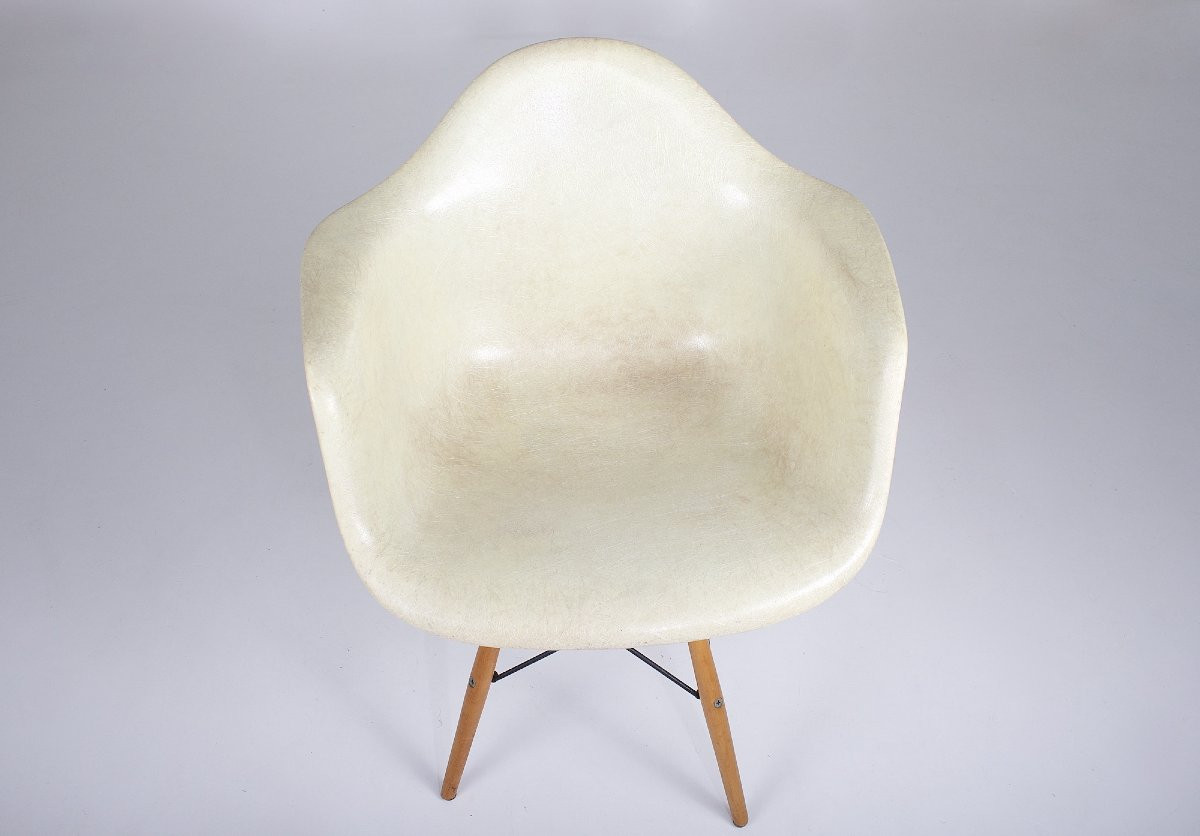 Chaise, Charles Eames modèle "PAW" pour  Herman Miller et Zenith Plastics.-photo-1