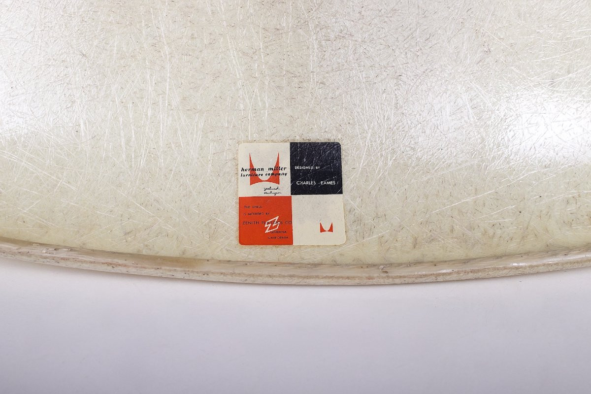 Chaise, Charles Eames modèle "PAW" pour  Herman Miller et Zenith Plastics.-photo-3