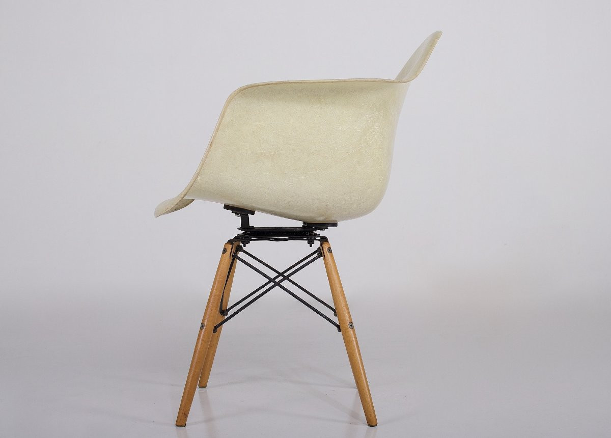 Chaise, Charles Eames modèle "PAW" pour  Herman Miller et Zenith Plastics.