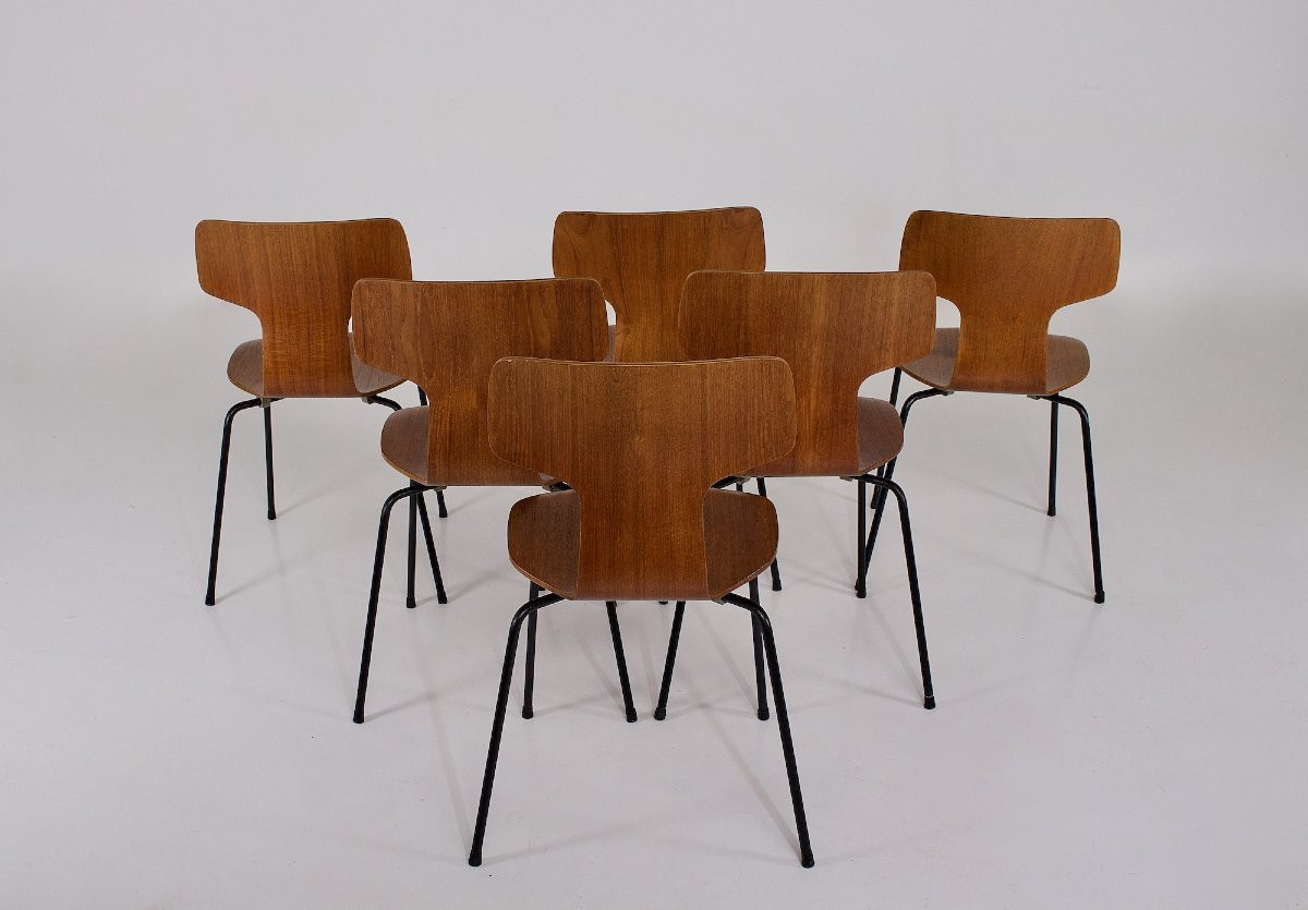  Ensemble de six  chaises modèle " Hammer 3103 ", Arne Jacobsen pour Fritz Hansen.-photo-4