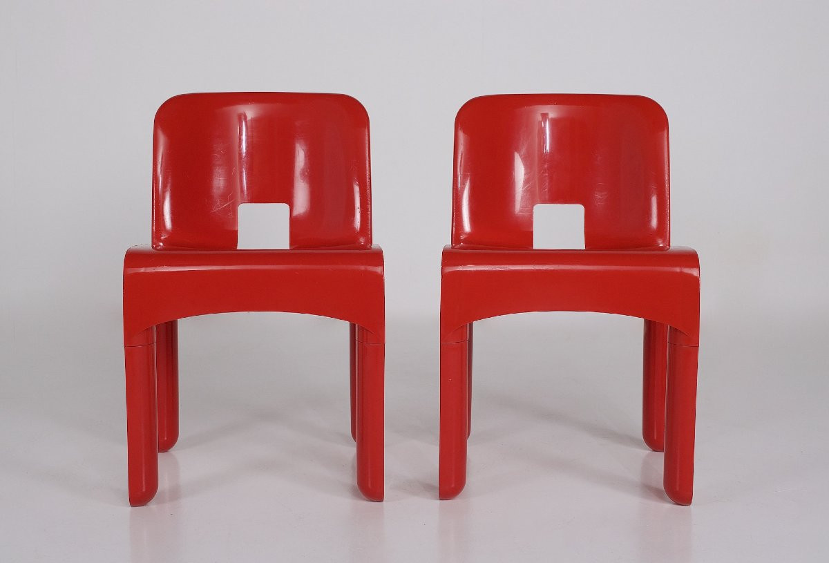  Paire de Chaises rouges Universale modèle "4867" Joe Colombo par Kartell.