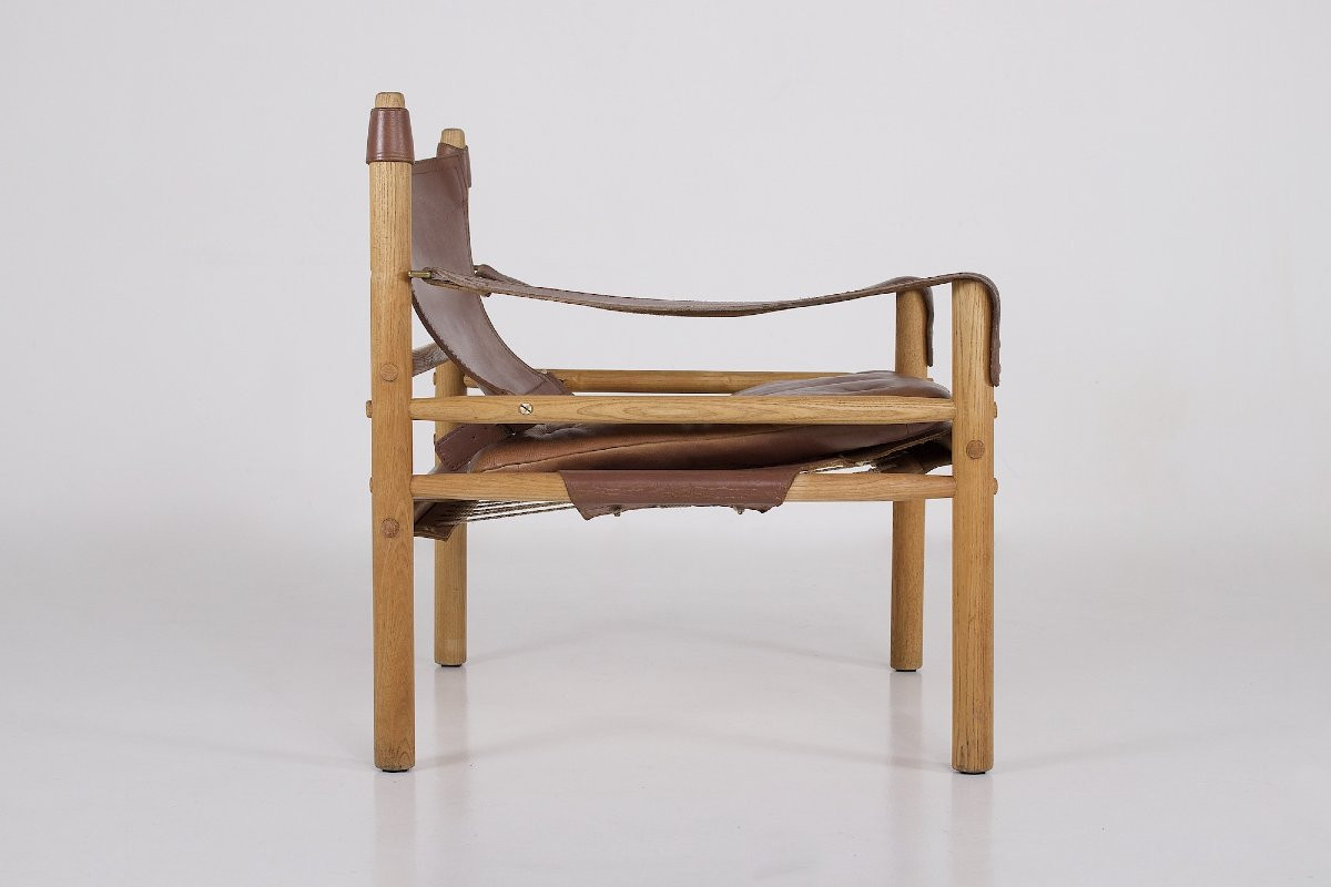 Fauteuil en cuir et chêne blond modèle " Sirocco"  Arne Norell, années 60.-photo-1