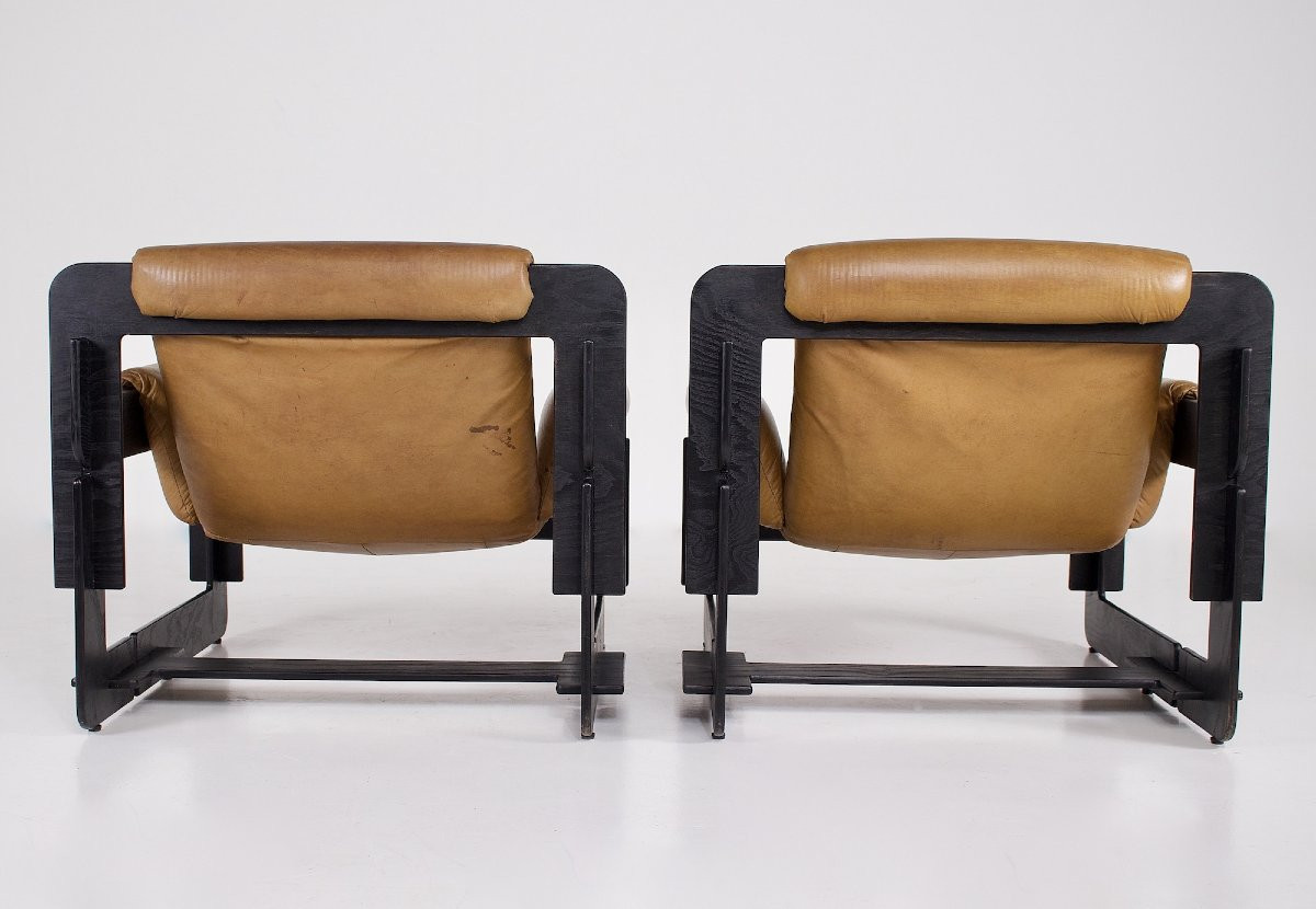 Deux  fauteuils  en cuir, modèle "Rover" par Arne Jacobsen pour Asko, années 60.-photo-1