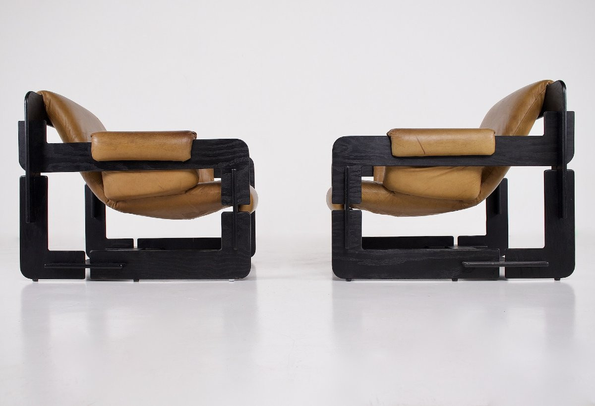 Deux  fauteuils  en cuir, modèle "Rover" par Arne Jacobsen pour Asko, années 60.