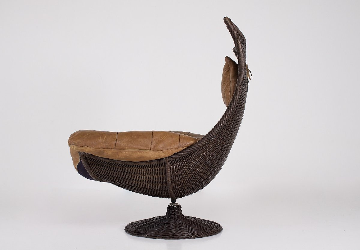 Fauteuil rotatif  en cuir  et rotin ,Gerard Van Den Berg, années 70