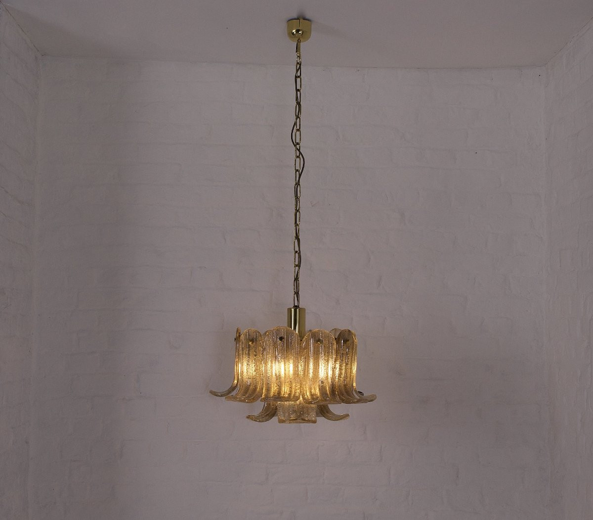 Mazzega, Pendant Light With Petals In Gold Murano Glass-photo-4