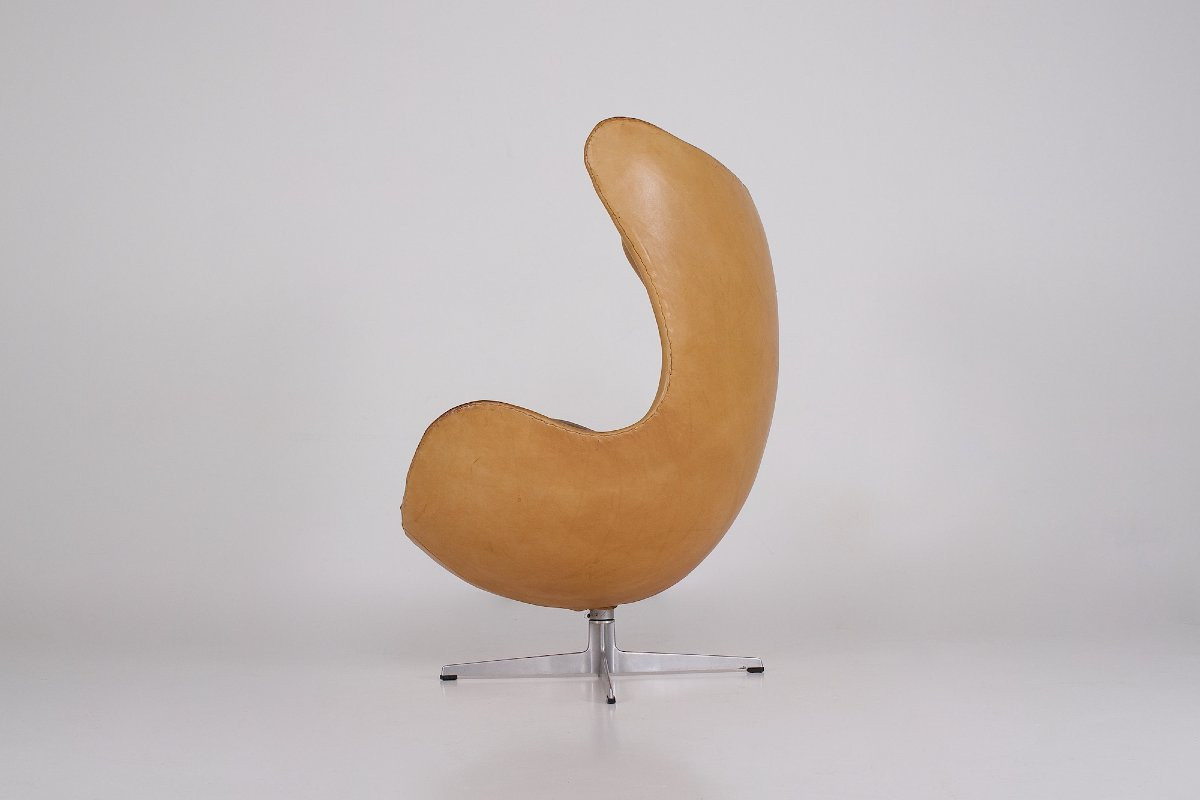 Fauteuil Egg avec Ottoman – Arne Jacobsen-photo-4