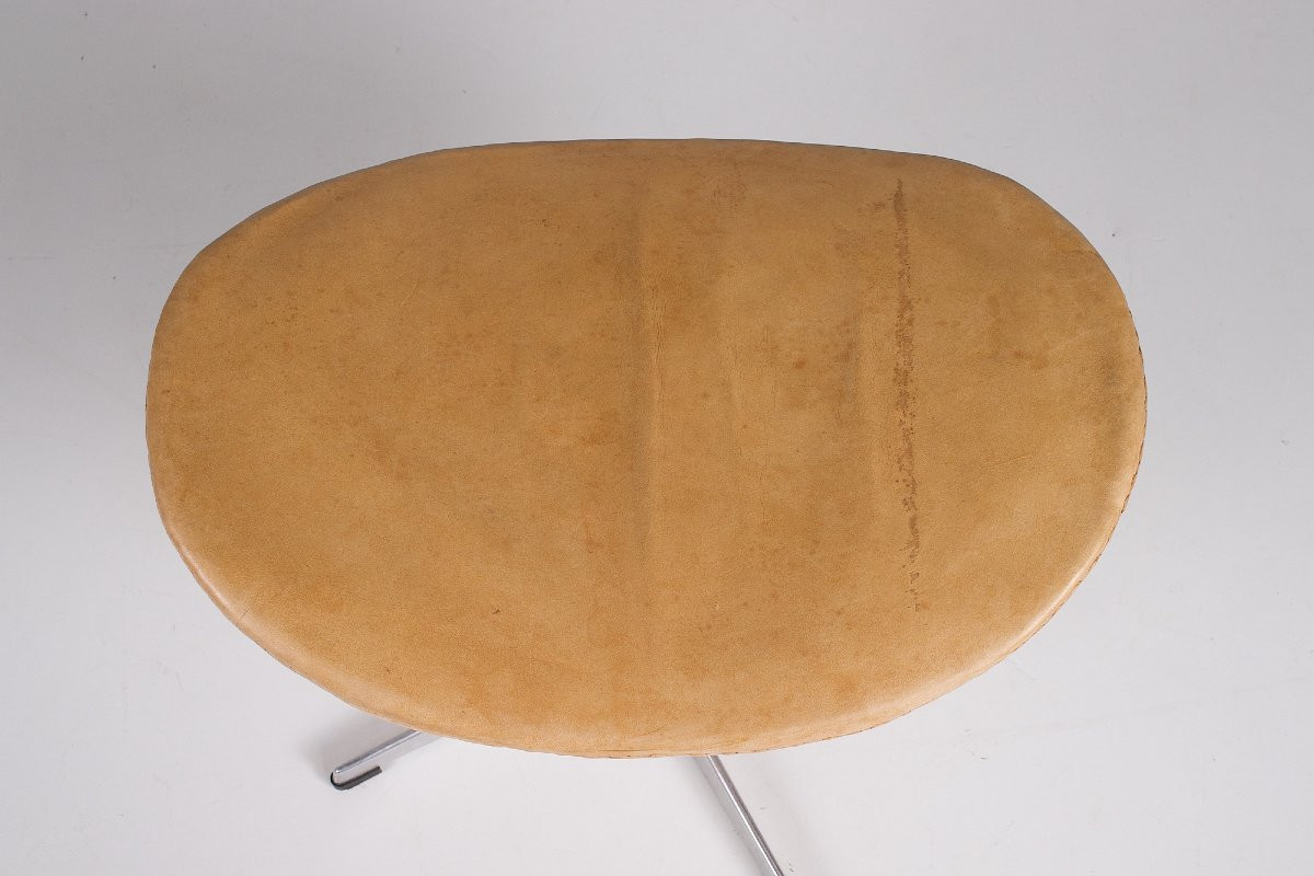 Fauteuil Egg avec Ottoman – Arne Jacobsen-photo-5