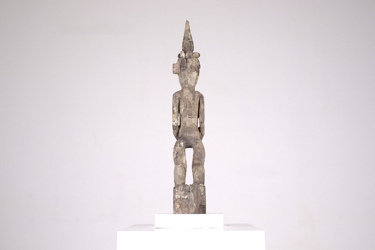 Dayak Hampatong Pole, Borneo-photo-1