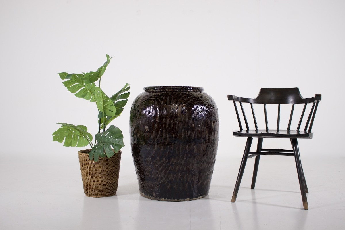Large Stoneware Jar With Black Glaze - Shanxi, China