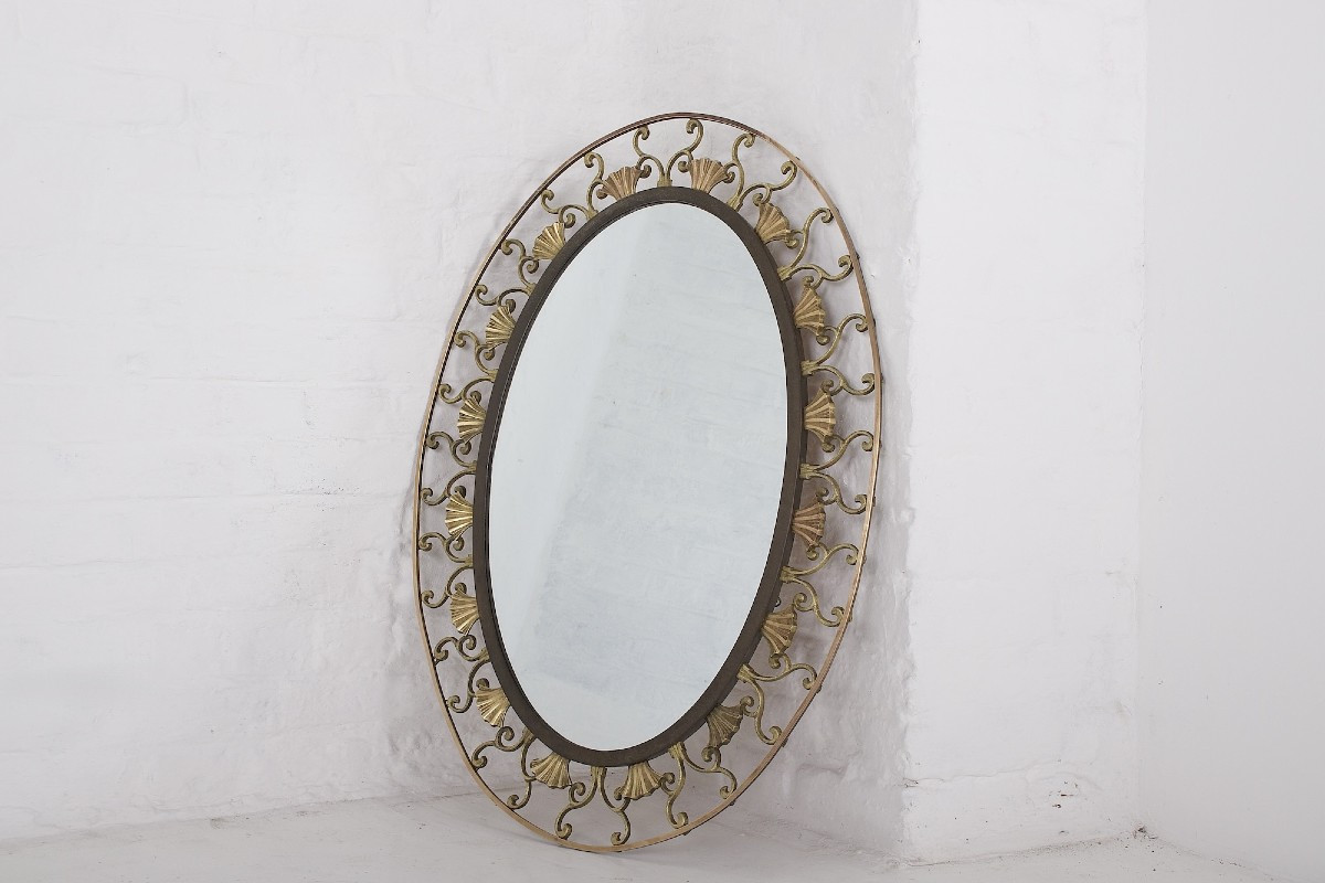 Miroir Art Déco ovale en laiton – Maison Moderna, vers 1930