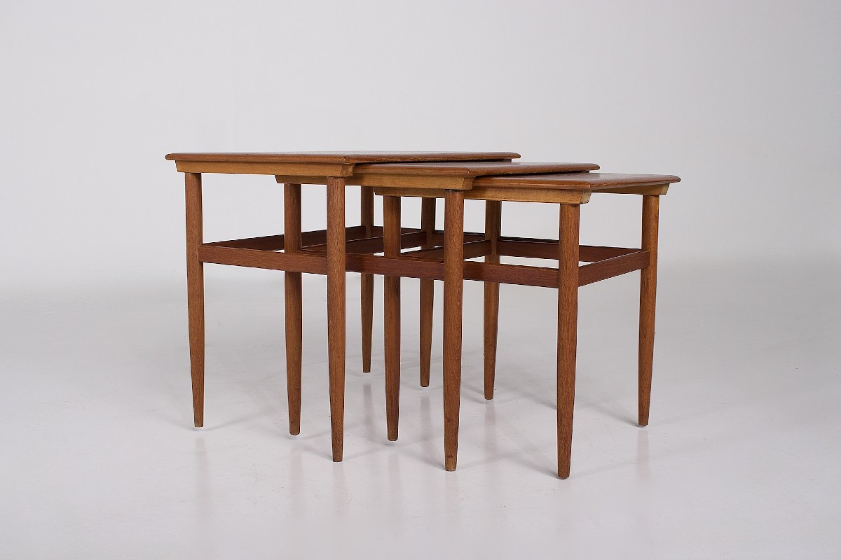 Set de trois tables gigognes scandinaves en teck