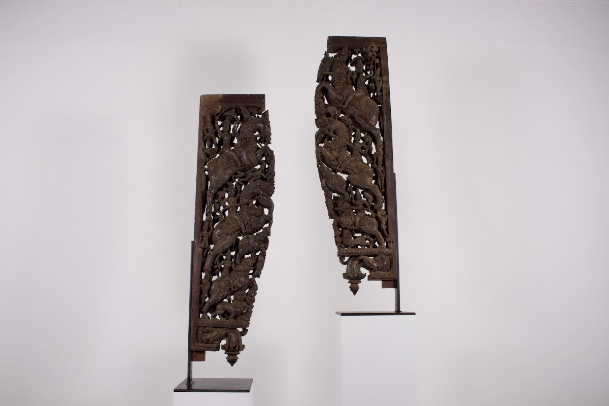 Large Chettinad Door Brackets – Yalis And Horsemen, 19th Century-photo-2