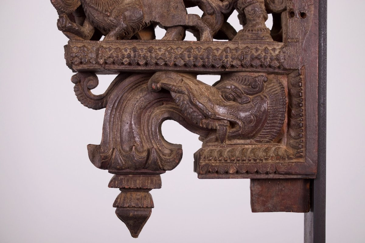 Large Chettinad Door Brackets – Yalis And Horsemen, 19th Century-photo-2