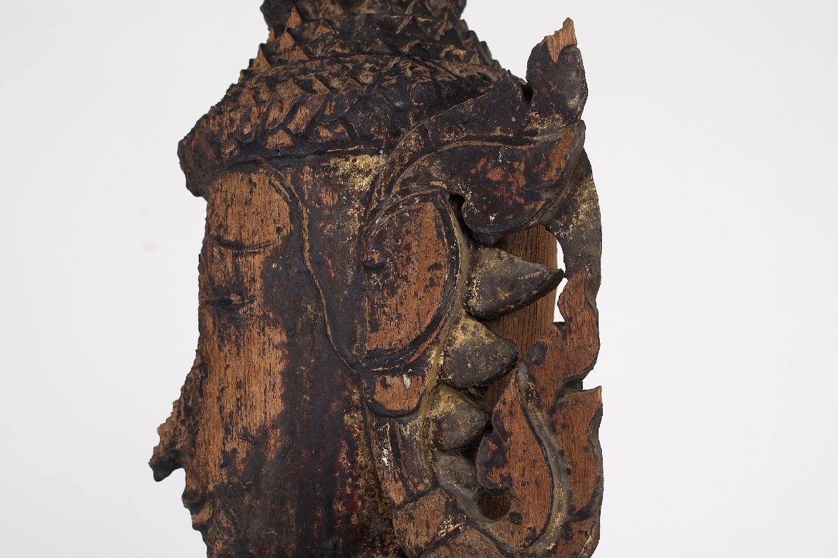 Gardien de temple en bois travaillé, Thaïlande, 18 ème siècle.-photo-4