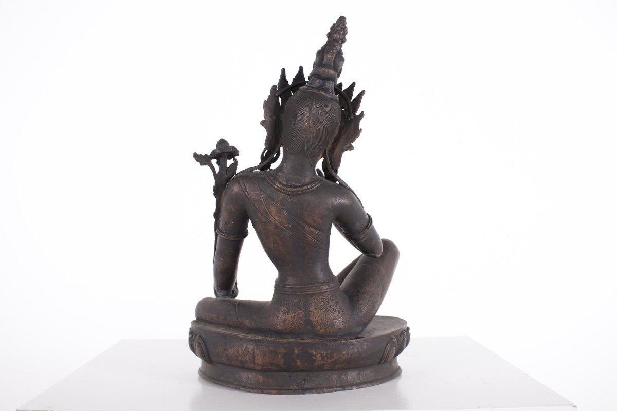 Statue en alliage cuivreux d'une divinité féminine népalaise, XIX ème siècle-photo-4